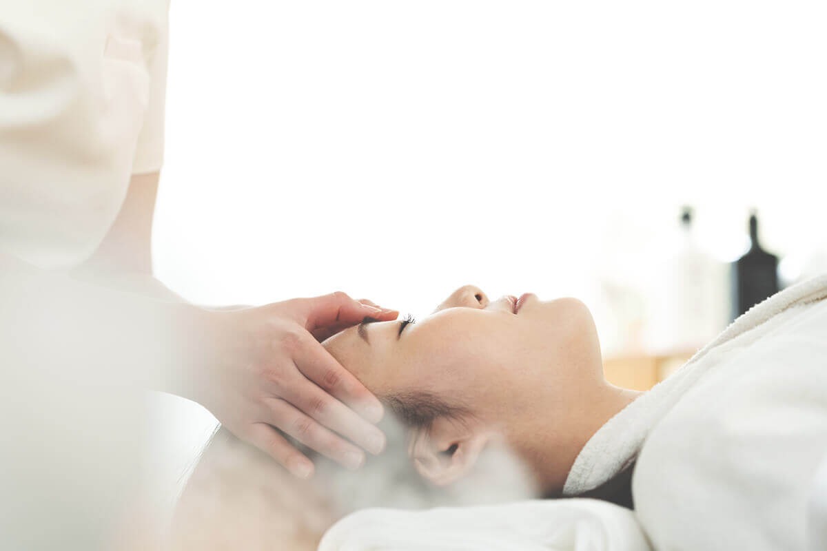 軽井沢周辺で、姿勢矯正・小顔・頭痛などのお悩みにぴったりのエステサロン『le’a salon』